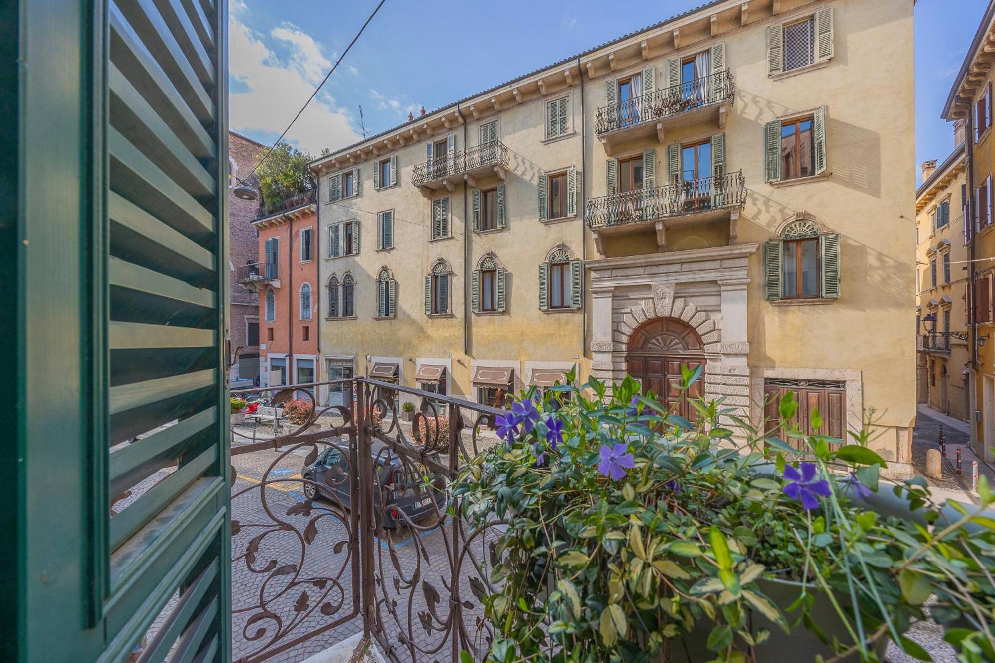 Domus Largo Pescheria Verona Exteriör bild